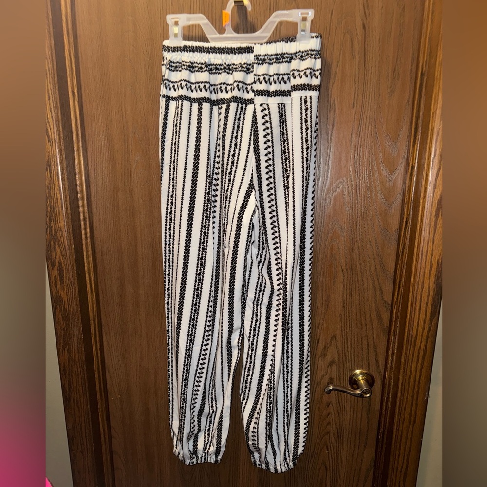 Patterned pants - Picture 2 of 2